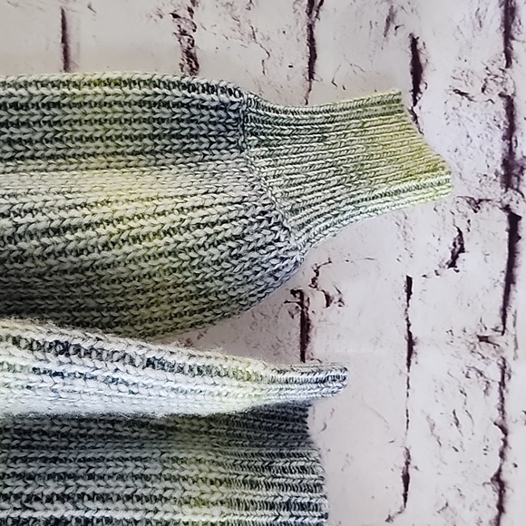 Universal Thread Chunky Knit Sweater Blue/Green Gradient Stripes Size S - EUC - Picture 4 of 9